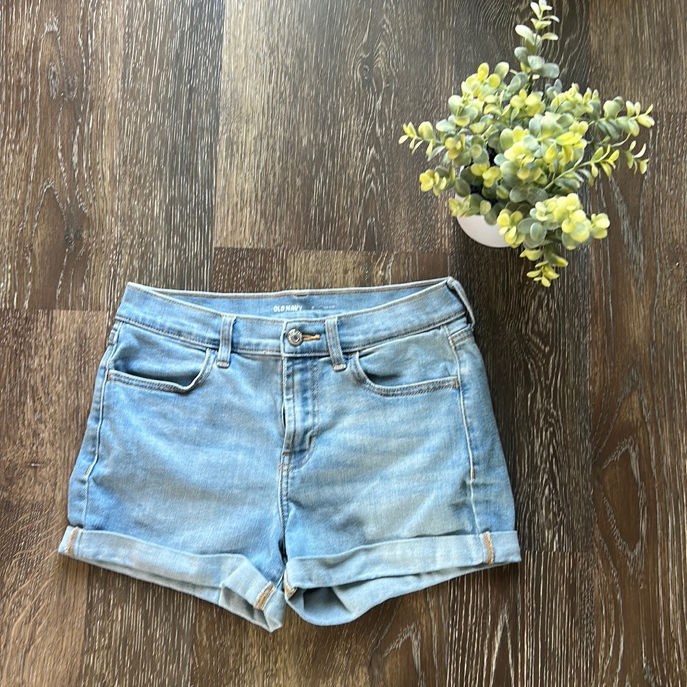 Midrise Old Navy Light Wash Denim Shorts